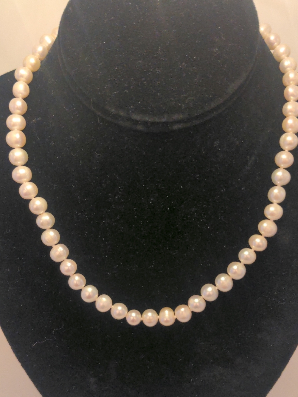 Effy Pearl Necklace Choker.Sterling Silver, New,  White, 8 Millimeters. 16" Long - Picture 4 of 8